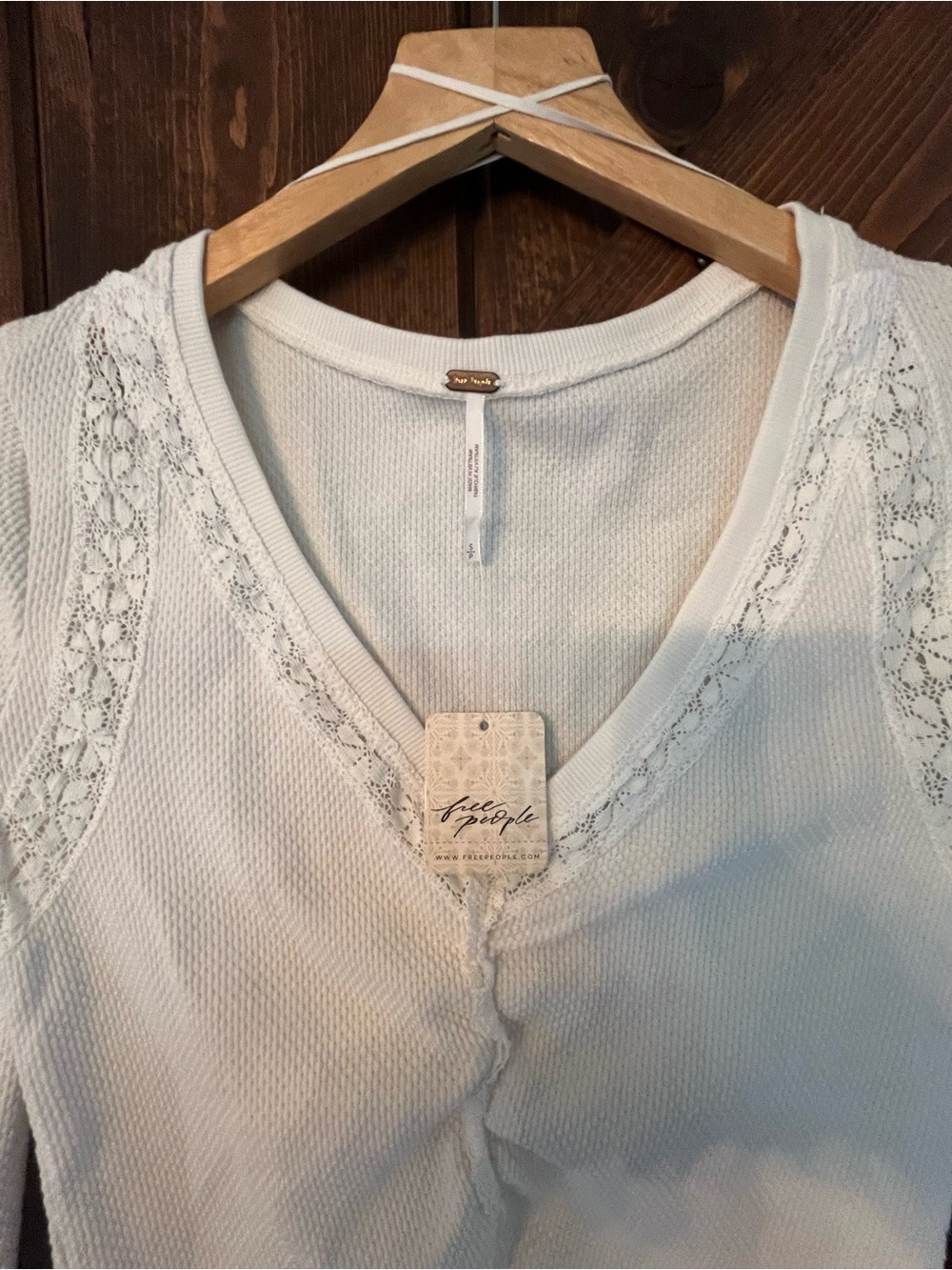 Women’s FREE PEOPLE off white Lace-Trim Thermal V-Neck Long Sleeve Top- Small